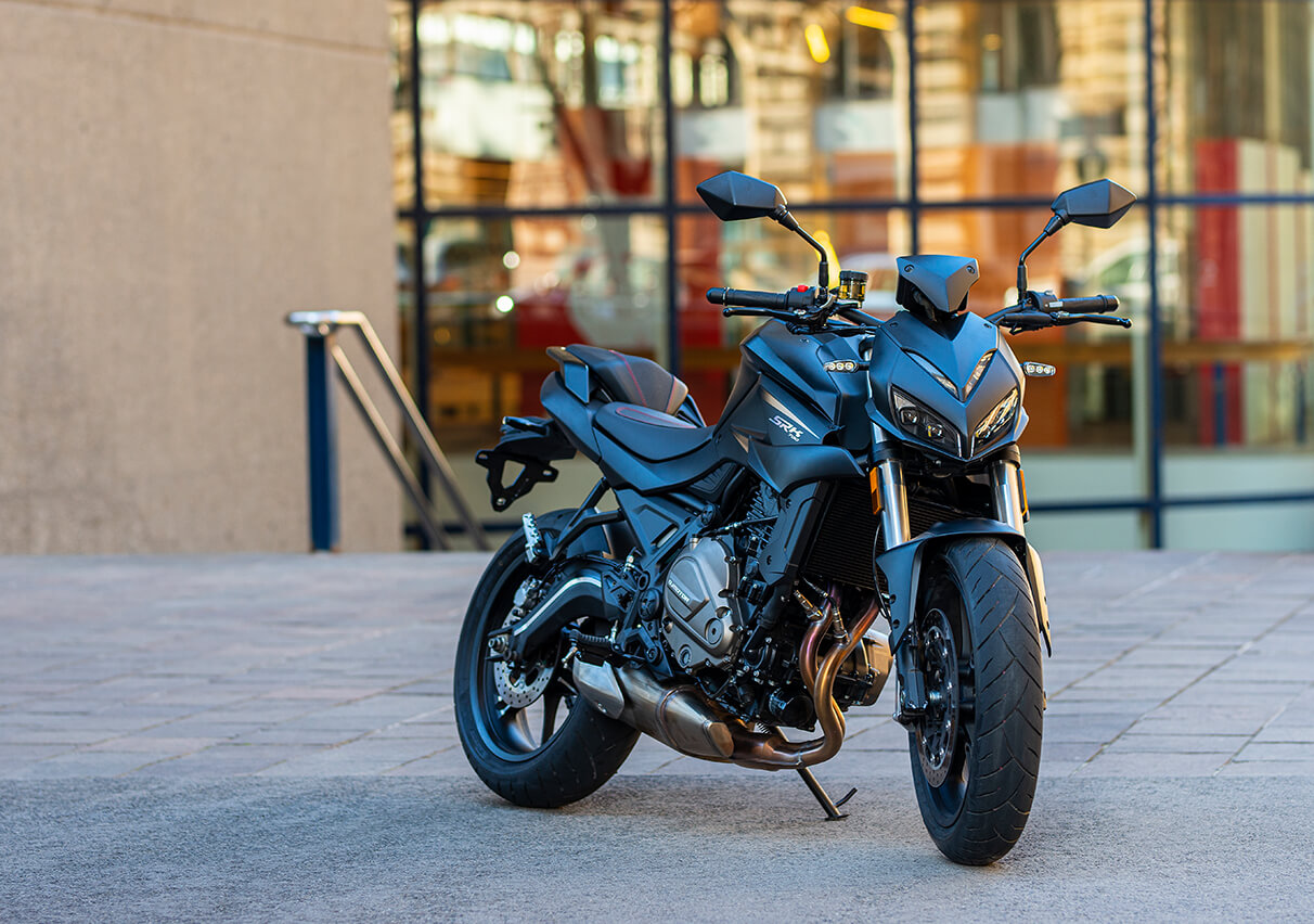 QJ SRK 700 - Motochecker